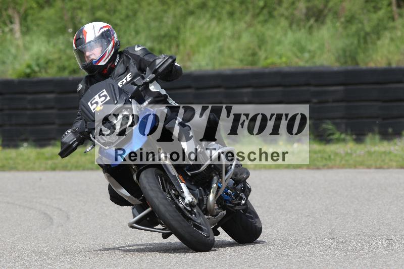 /Archiv-2025/10 23.04.2025 Cornu Master School ADR/rot-rouge/55